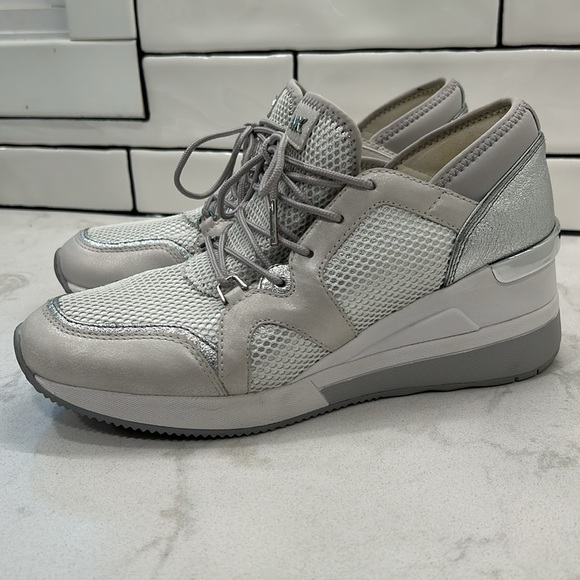 MICHAEL KORS Scout Sneakers Leather Wedge Heel Lace Up Silver Metallic 8M - Picture 4 of 16